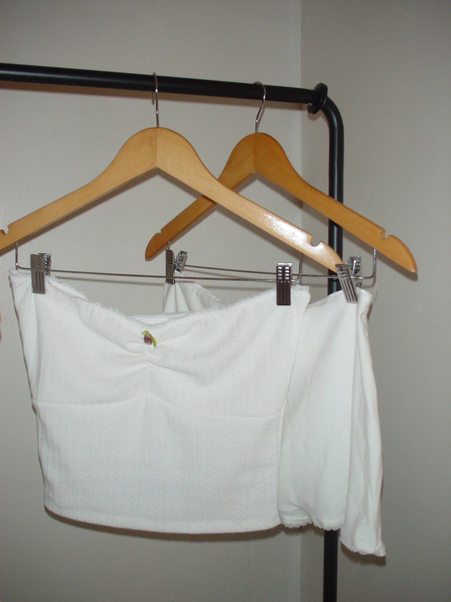 Free White Tube Top Set with HKD $1,500 purchase <3 (Discount Code: IDEA001)